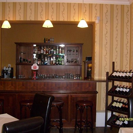 Pensjonat - Restauracja Zolty Domek Szczecinek Kültér fotó