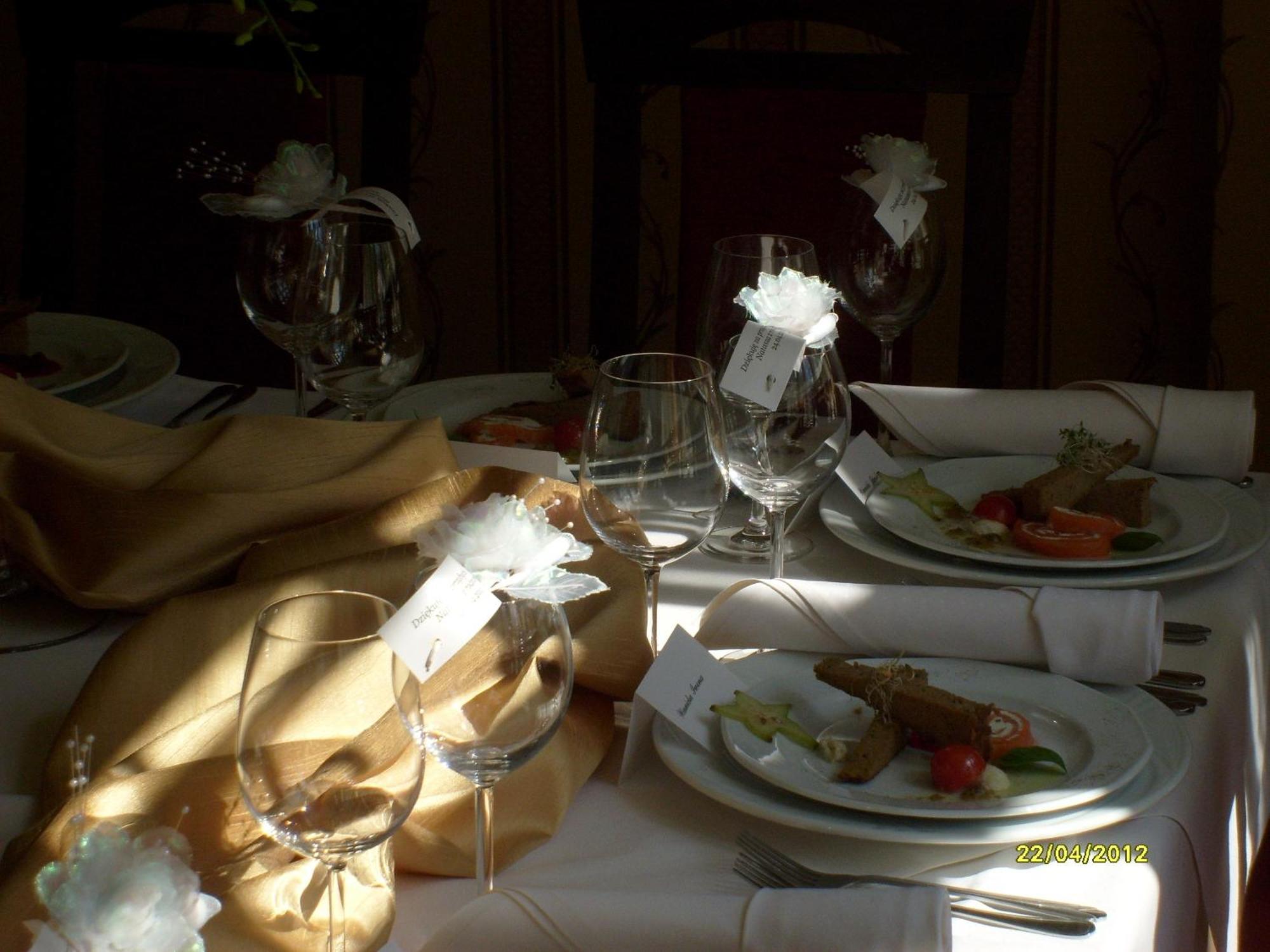 Pensjonat - Restauracja Zolty Domek Szczecinek Kültér fotó